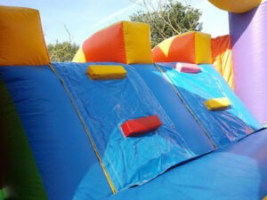 chateau fort gonflable jeu