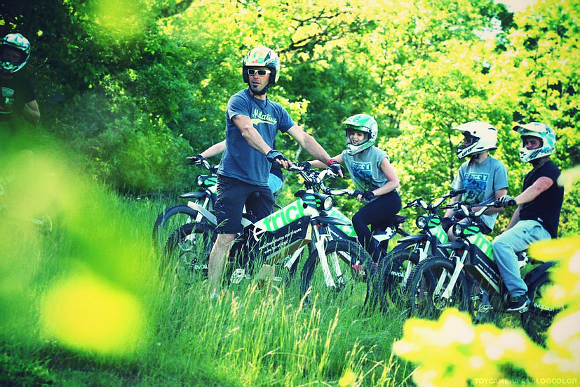 Ebike 2 vélos, activités, location, enfant, événement, anniversaire, créateur d'événement, arbre de noel, entreprise, toulouse, occitanie, comité d'entreprise, soirée, fête, mariage, midi-pyrénées, haute-garonne, collectivités, centre commerciaux, stand, centre commercial
