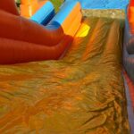 toboggan dinosaure gonflable